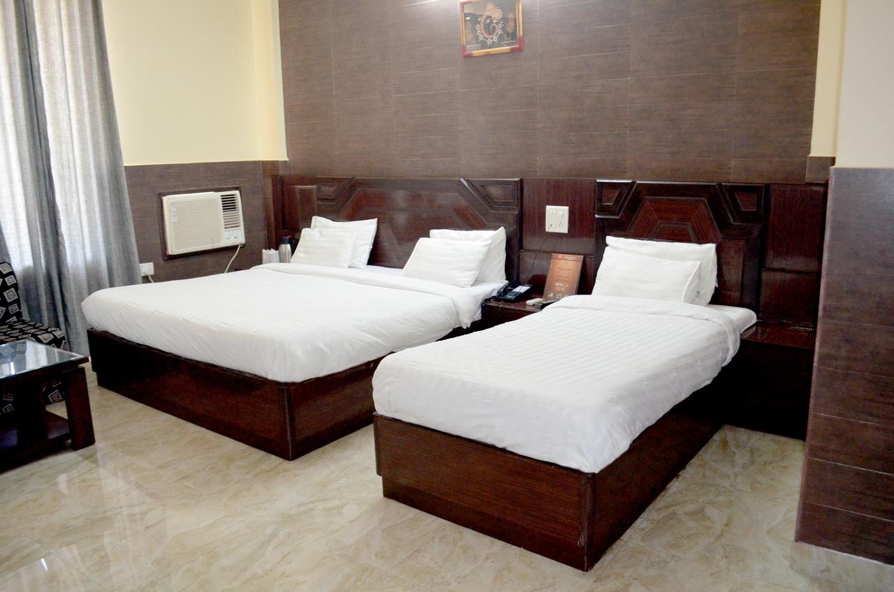 Capital O 4747 Imperial Hotel Katra Катра Экстерьер фото